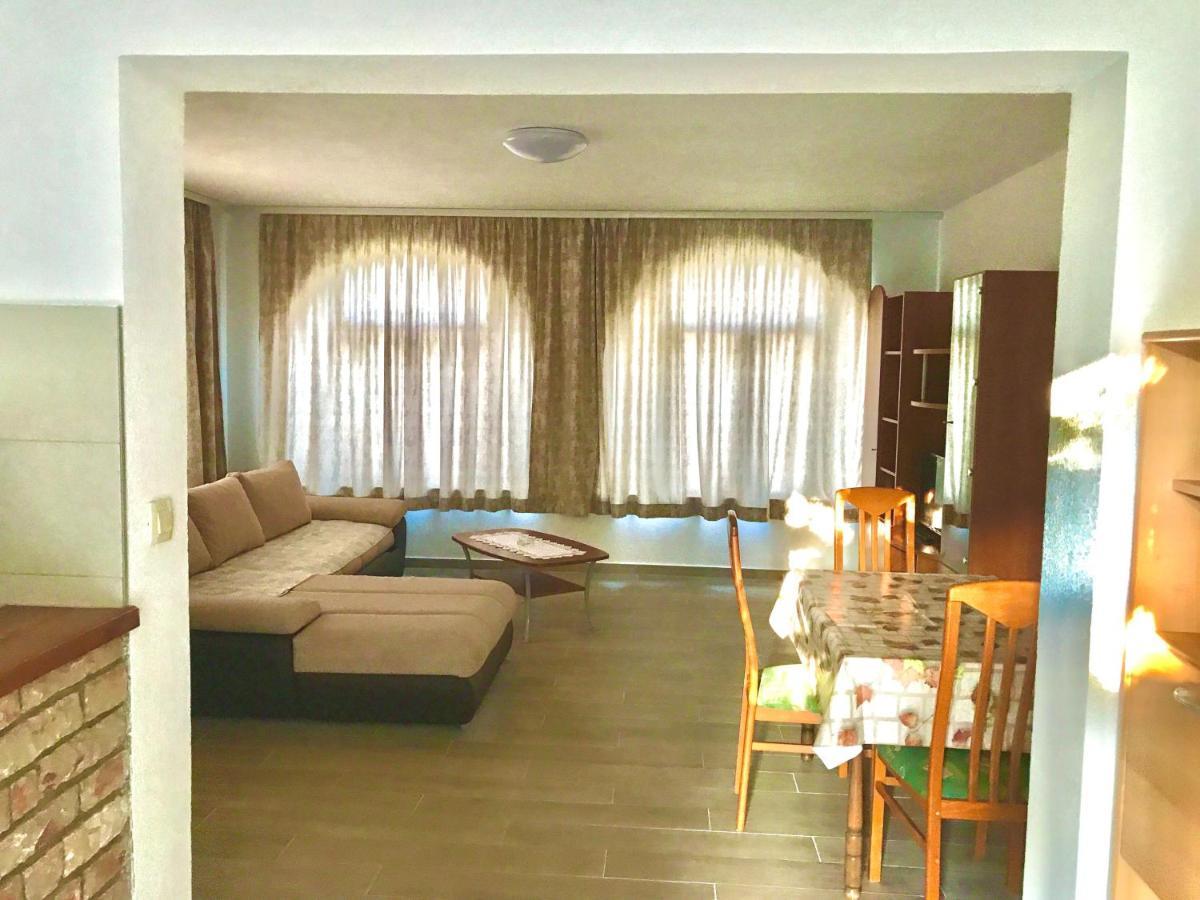 Apartmani Ruzica Zastražišće Exterior foto