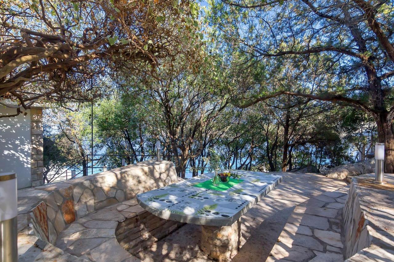 Apartmani Ruzica Zastražišće Exterior foto