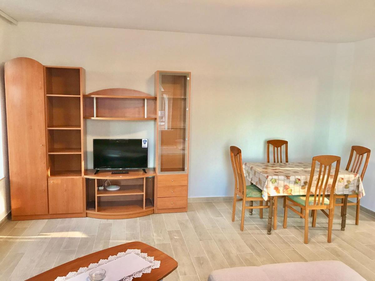 Apartmani Ruzica Zastražišće Exterior foto