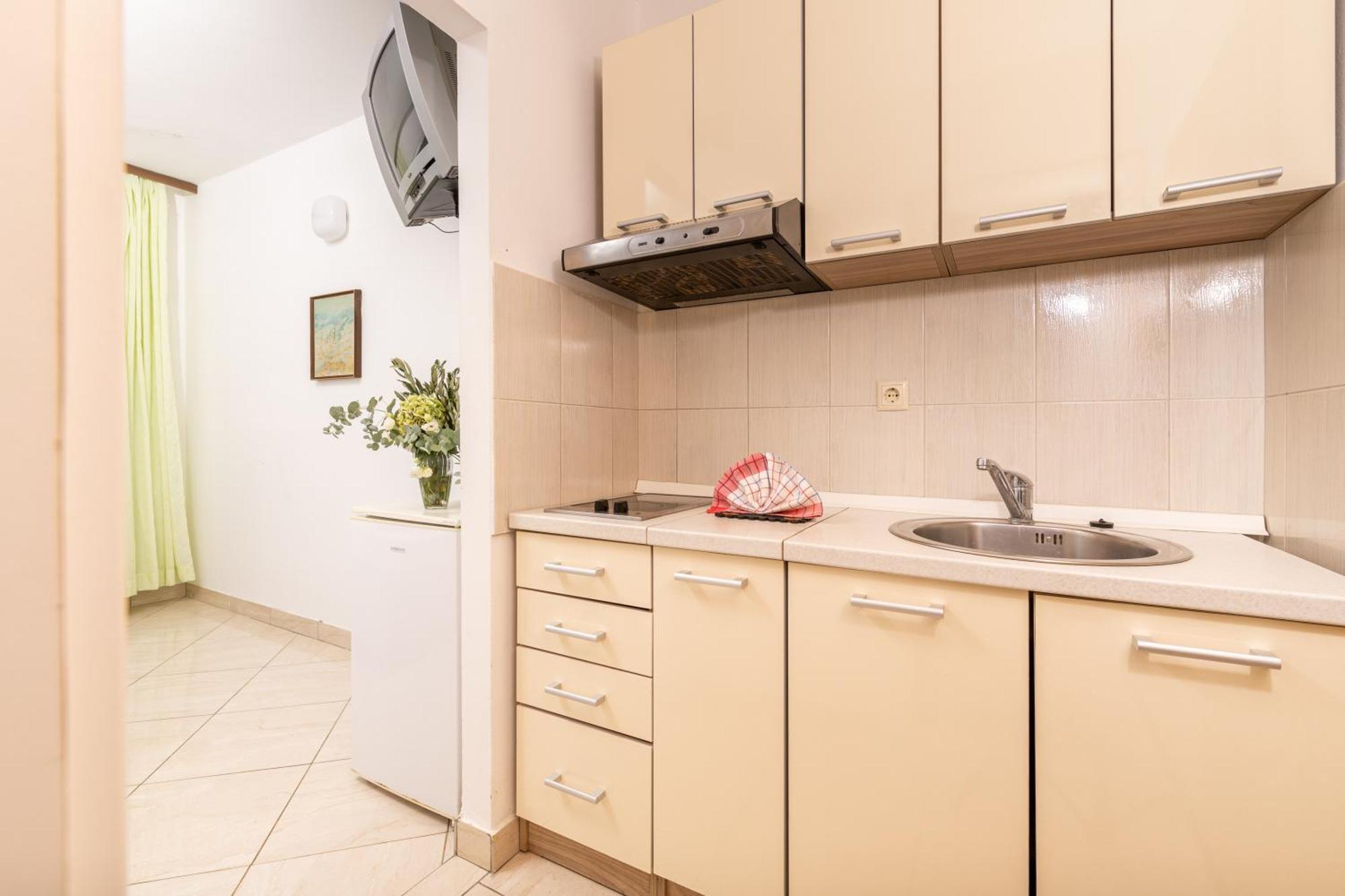 Apartmani Ruzica Zastražišće Exterior foto