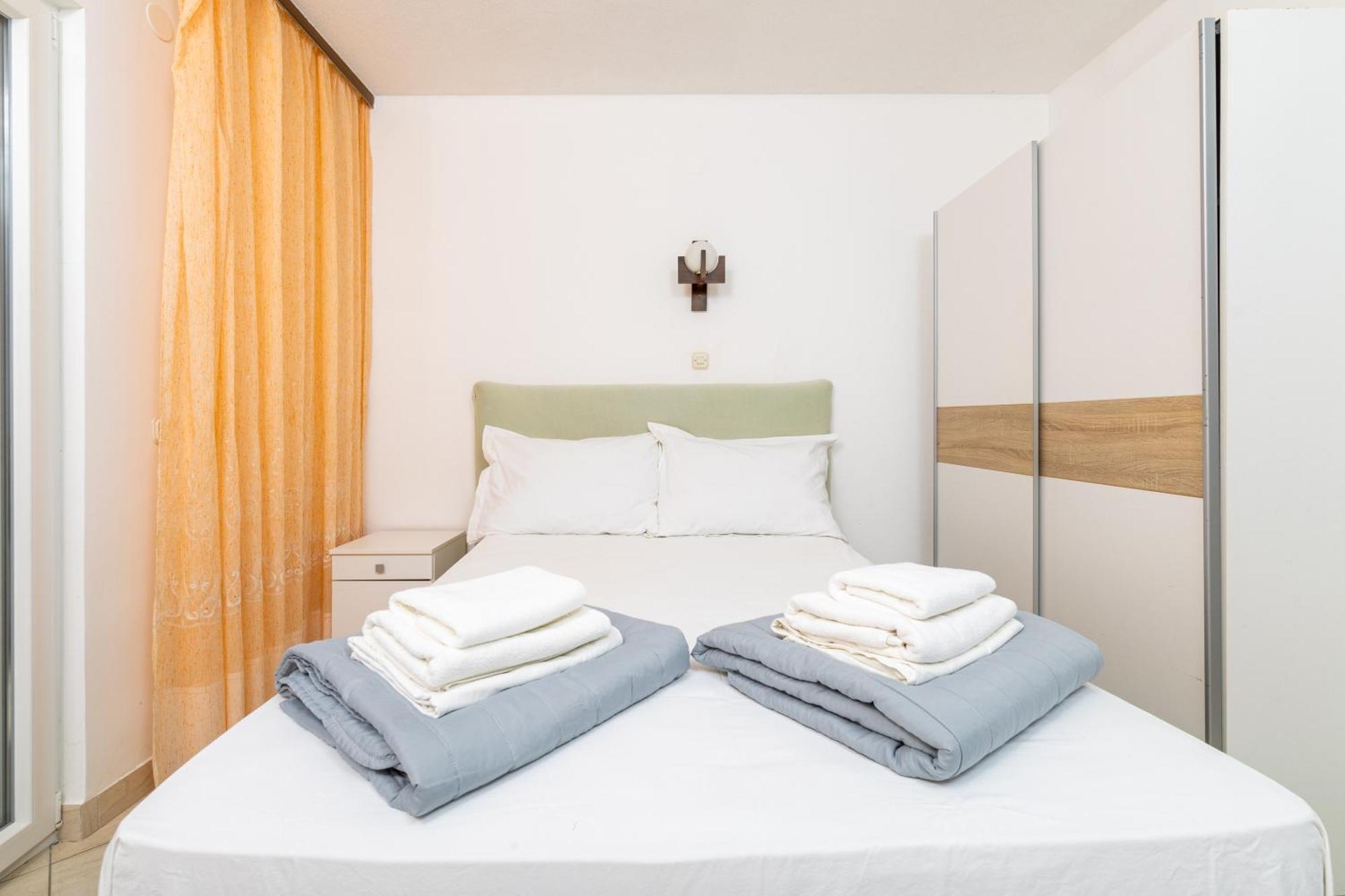 Apartmani Ruzica Zastražišće Exterior foto