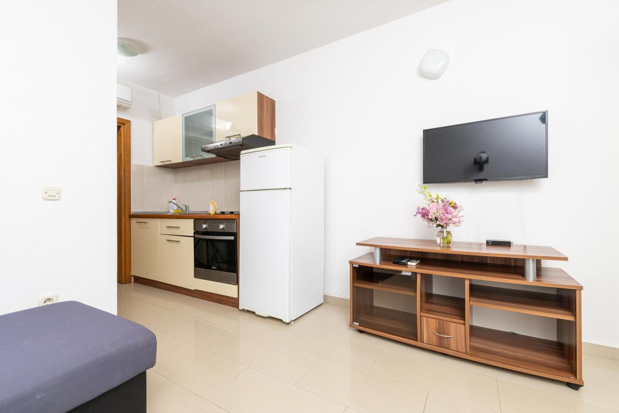 Apartmani Ruzica Zastražišće Exterior foto