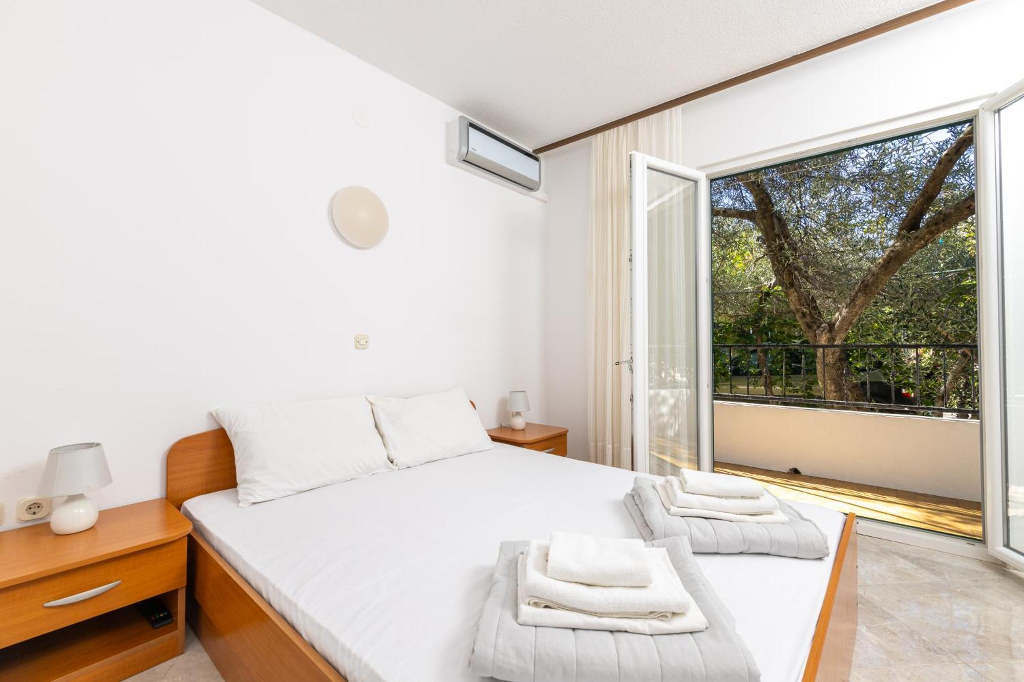 Apartmani Ruzica Zastražišće Exterior foto