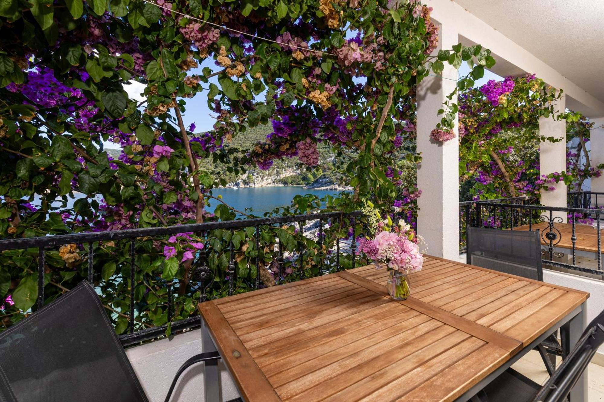 Apartmani Ruzica Zastražišće Exterior foto