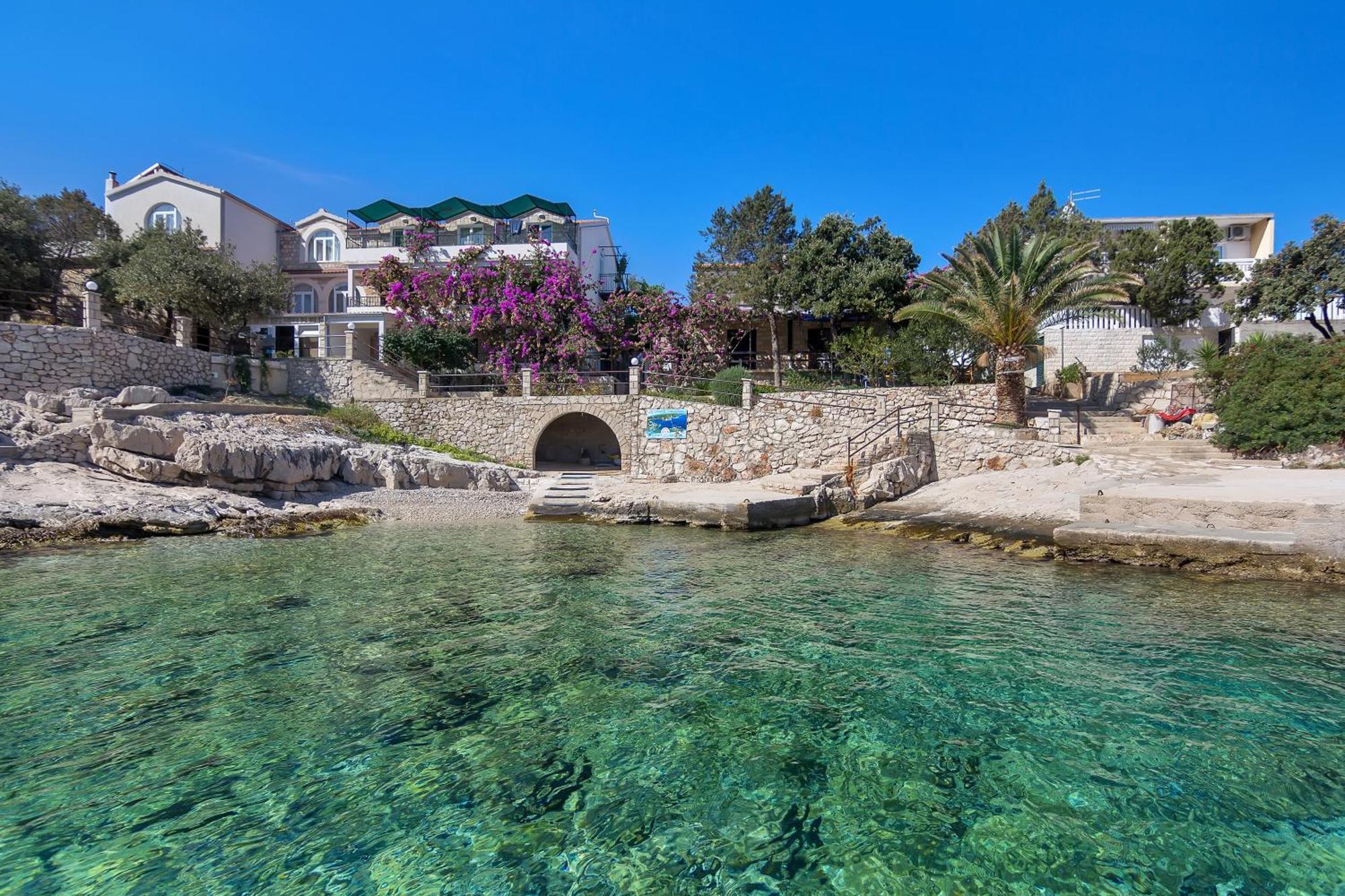 Apartmani Ruzica Zastražišće Exterior foto