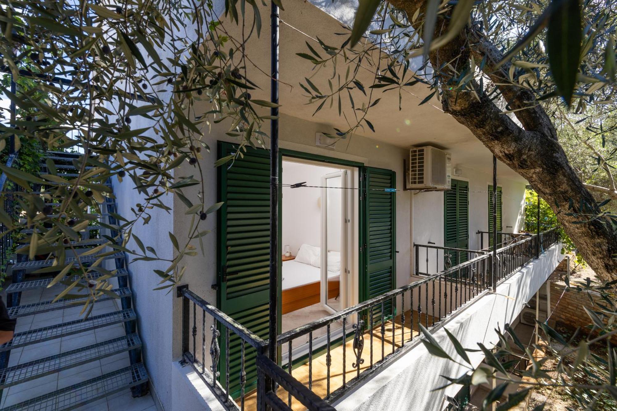 Apartmani Ruzica Zastražišće Exterior foto