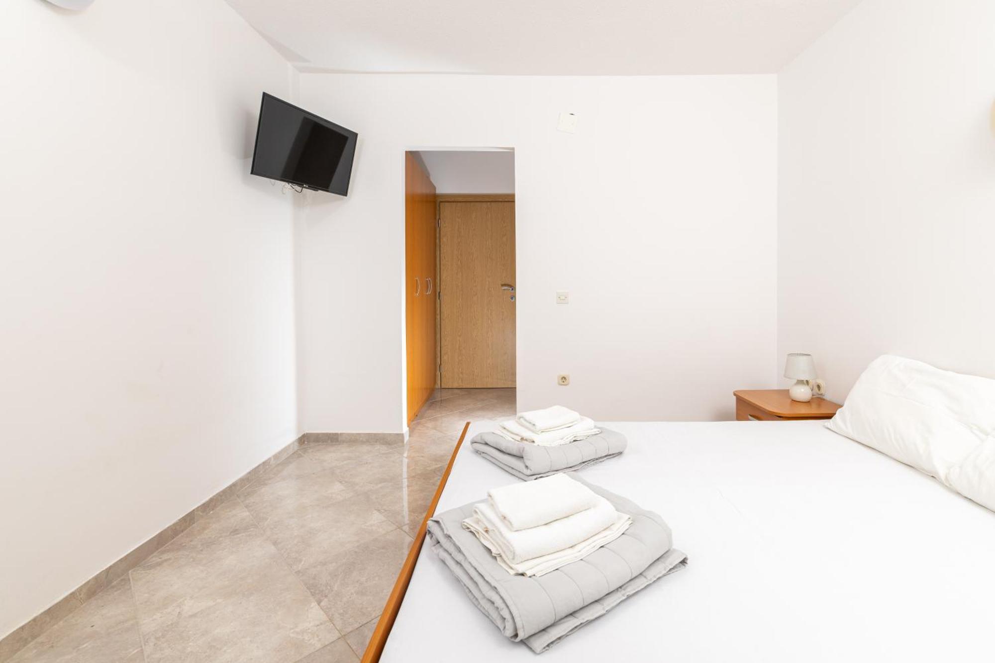 Apartmani Ruzica Zastražišće Exterior foto
